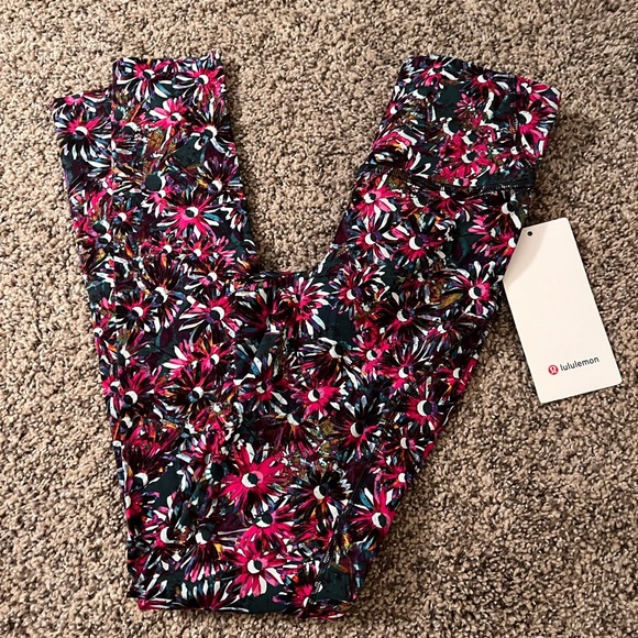 lululemon athletica Pants - Lululemon Base Pace 28” leggings size 0 NWT